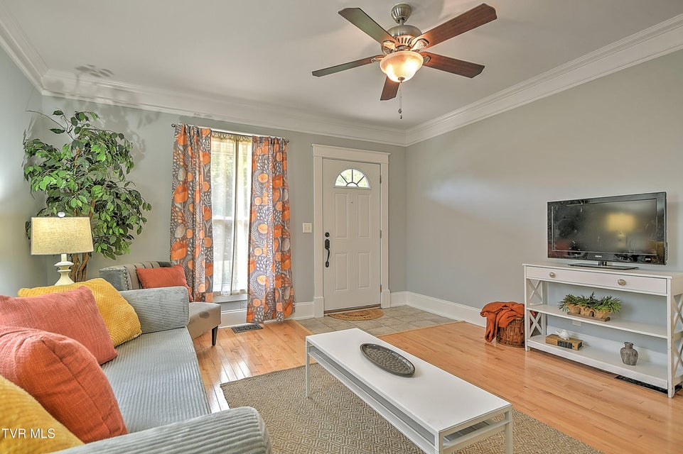 Photo #12: 909 Holston Avenue