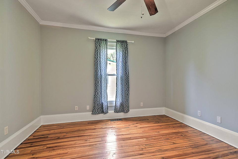 Photo #31: 909 Holston Avenue