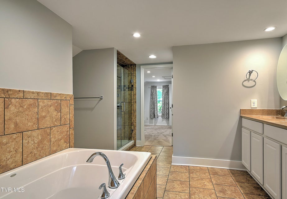 Photo #41: 909 Holston Avenue