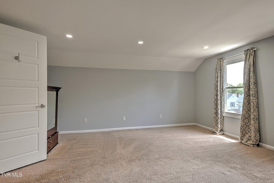 Photo #43: 909 Holston Avenue