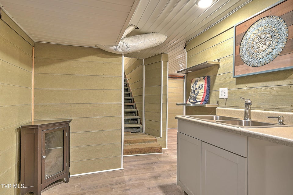 Photo #50: 909 Holston Avenue
