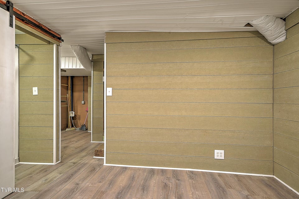 Photo #53: 909 Holston Avenue