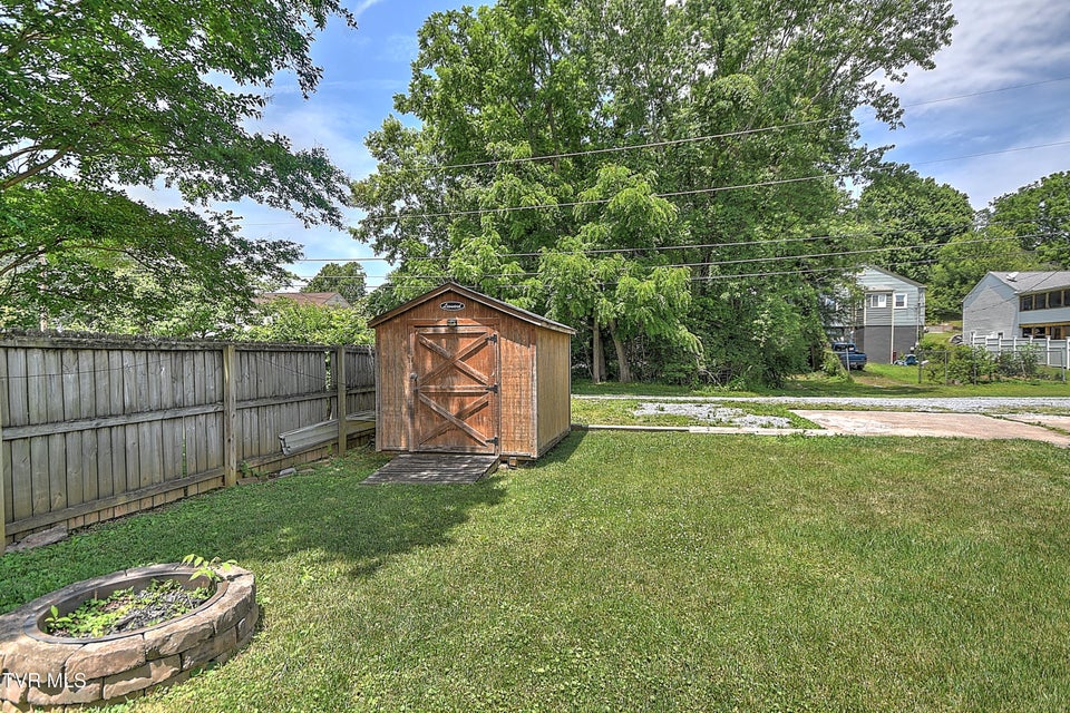 Photo #61: 909 Holston Avenue