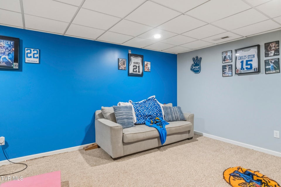Photo #39: 410 Appian Way