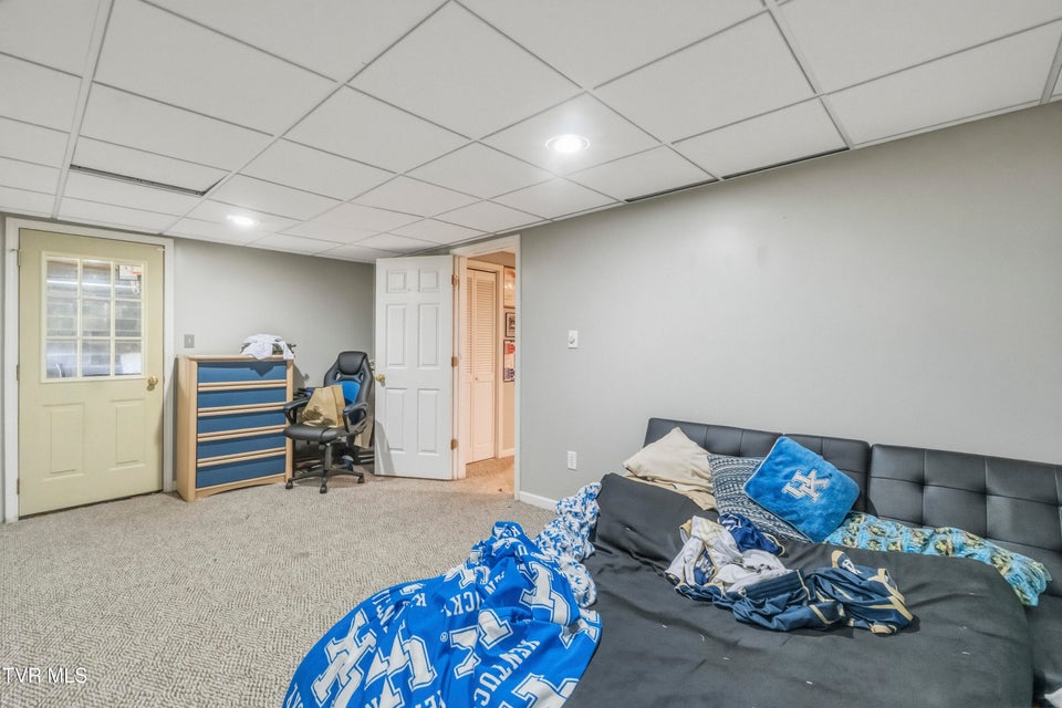 Photo #41: 410 Appian Way