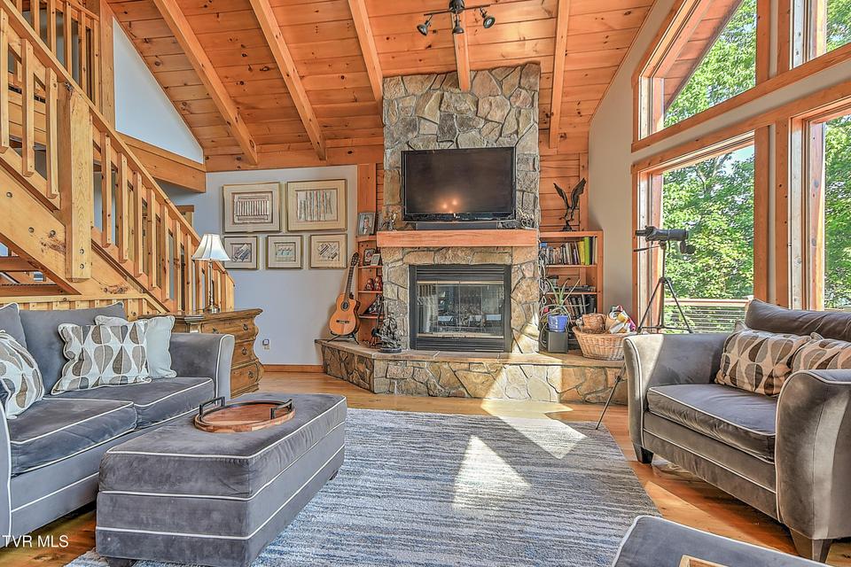 Photo #4: 807 Vista Road