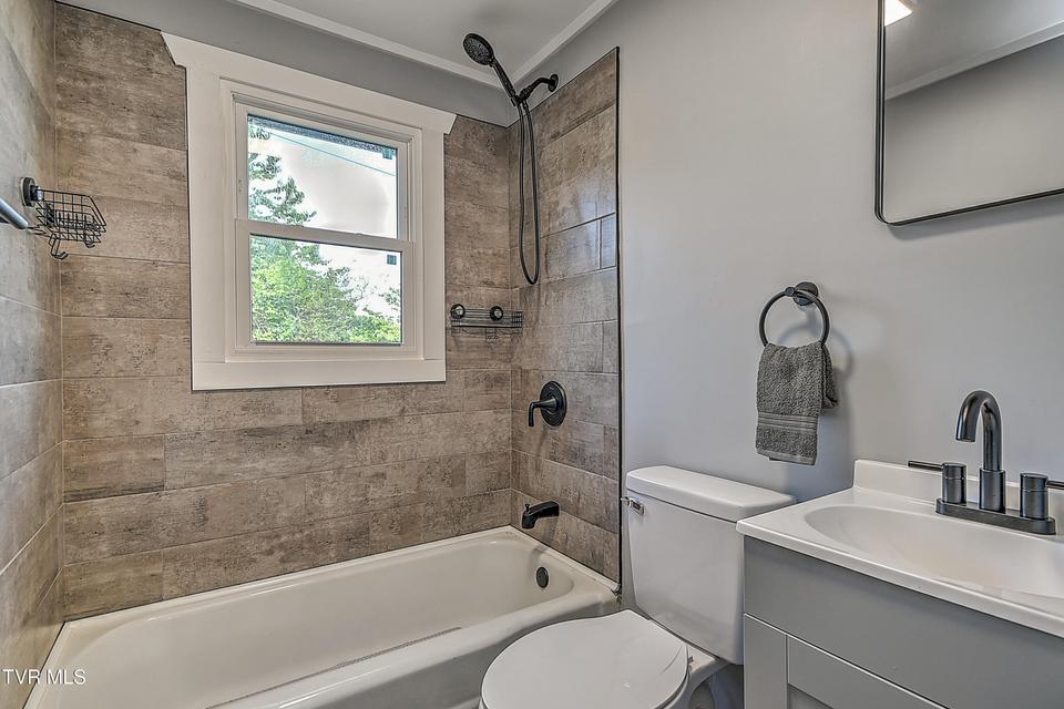 Photo #18: 212 Asbury Street
