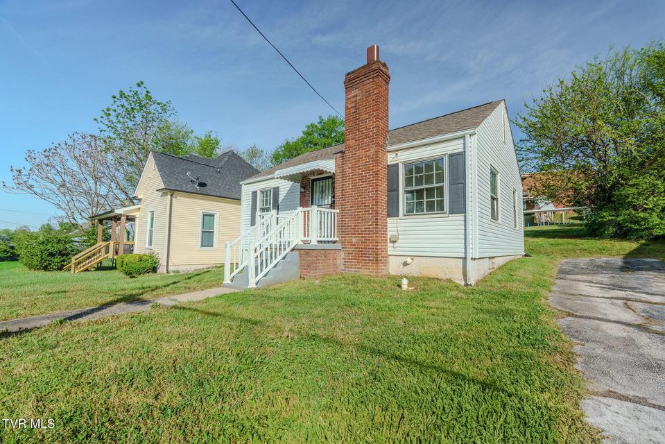 Photo #3: 2233 Lawson Avenue