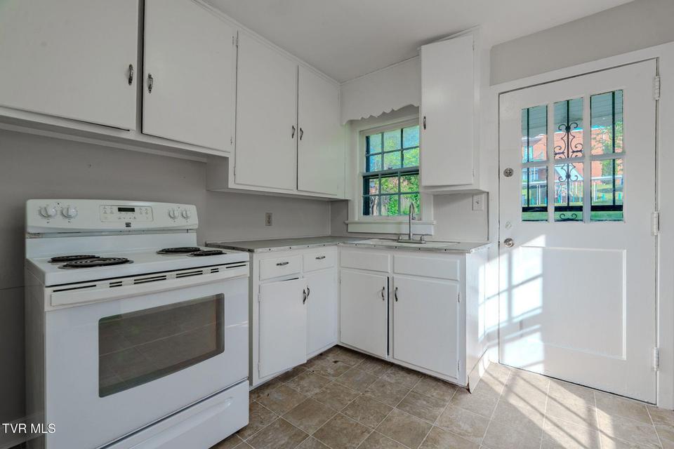 Photo #14: 2233 Lawson Avenue
