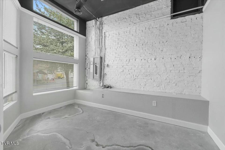 Photo #9: 809 Sullivan Street