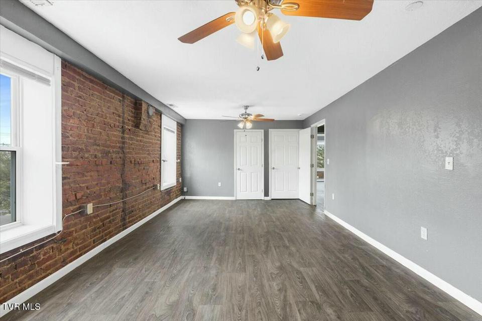 Photo #44: 809 Sullivan Street