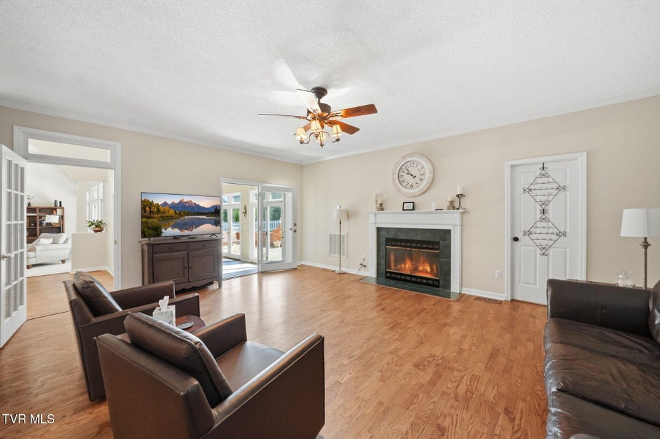 Photo #13: 105 Shadowood Drive