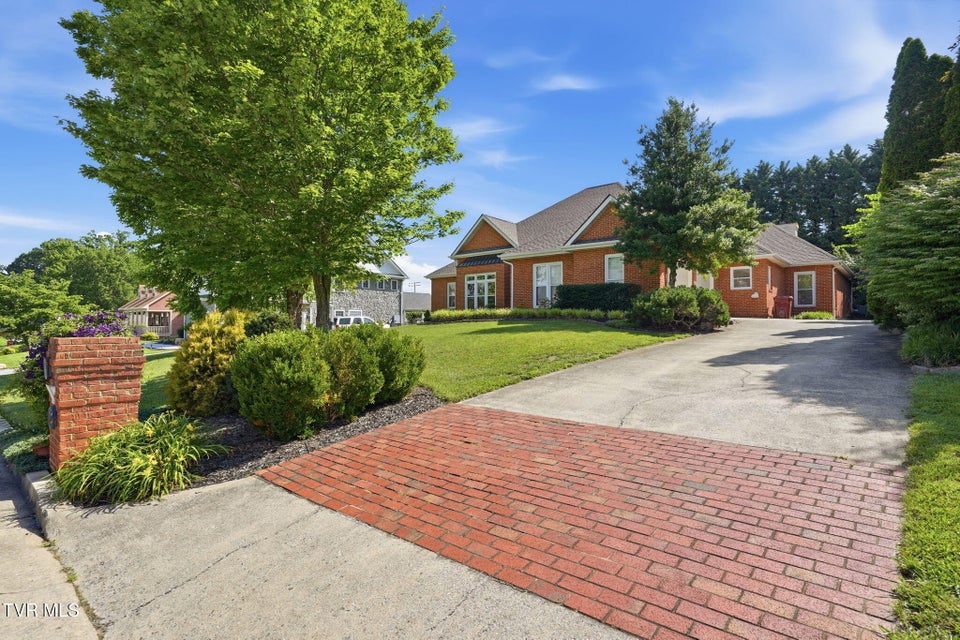 Photo #42: 105 Shadowood Drive