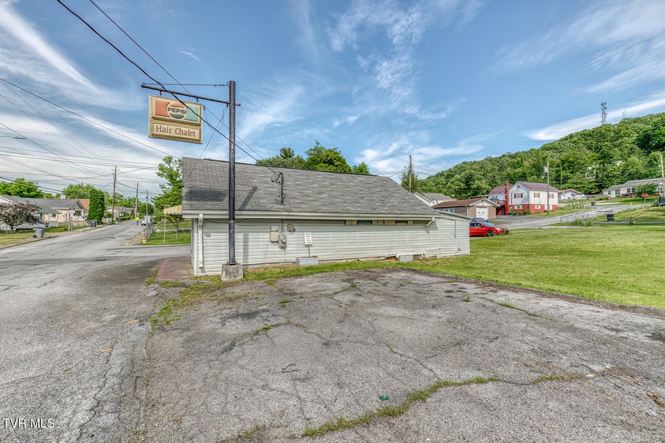 Photo #16: 1900 Anderson Street