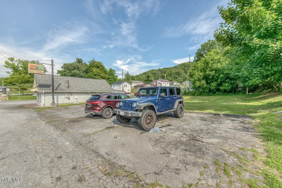 Photo #17: 1900 Anderson Street