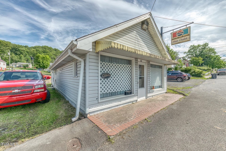 Photo #23: 1900 Anderson Street