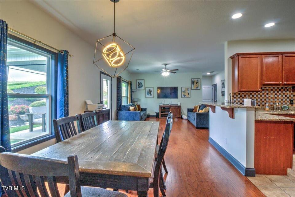 Photo #11: 498 Cameron Court