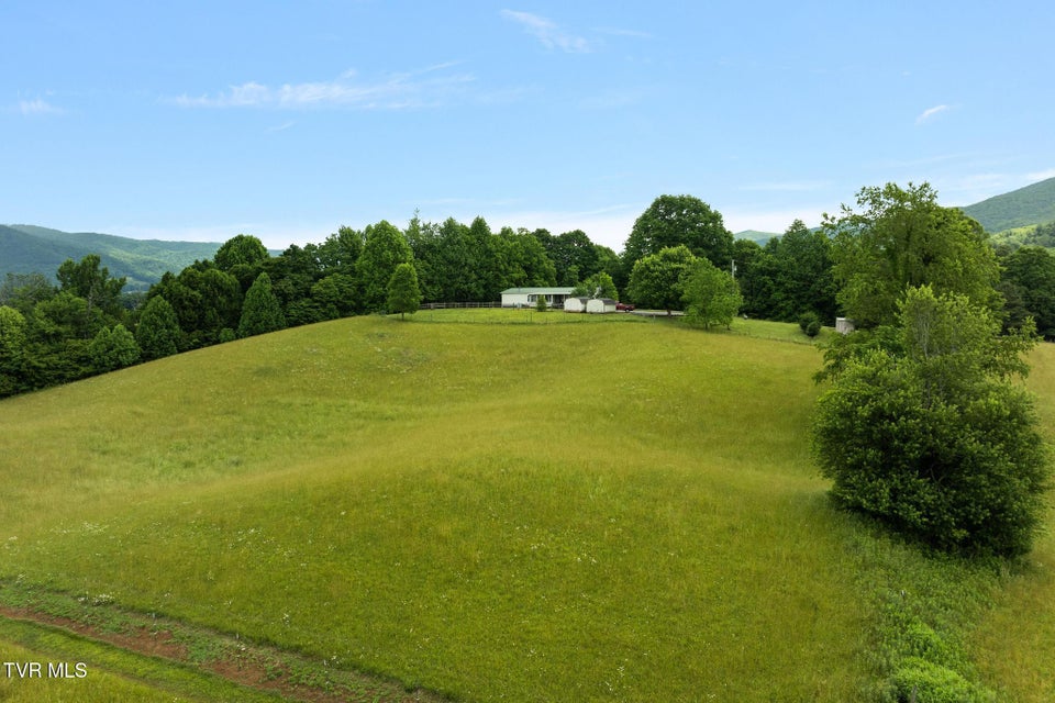Photo #8: 195 Estep Loop