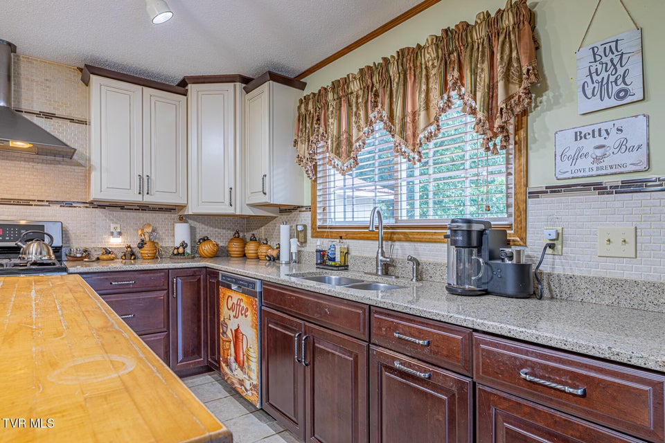 Photo #7: 125 Parsonage Road