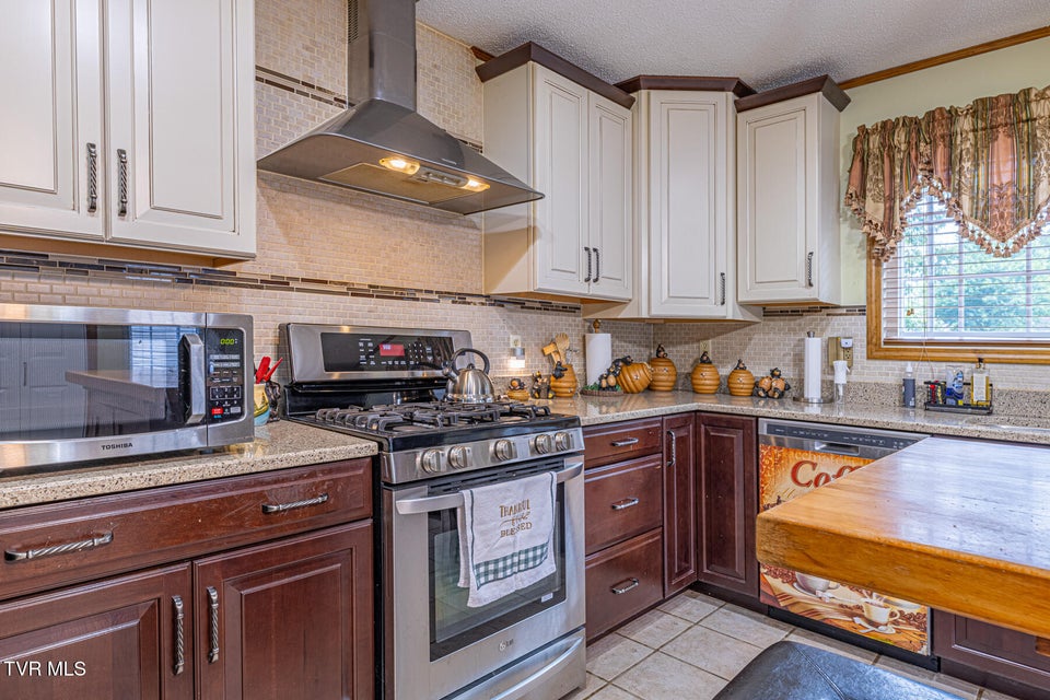 Photo #9: 125 Parsonage Road