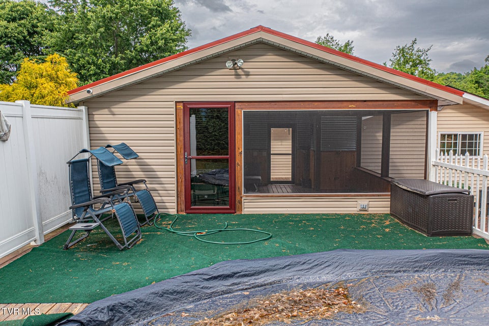 Photo #20: 125 Parsonage Road