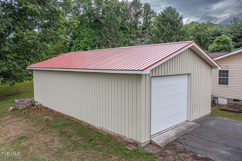 Photo #23: 125 Parsonage Road