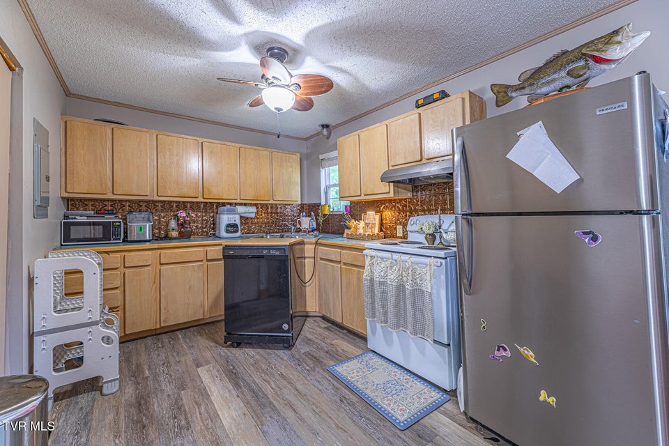Photo #36: 125 Parsonage Road