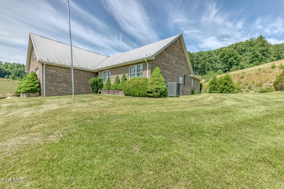Photo #53: 1044 Waters Road