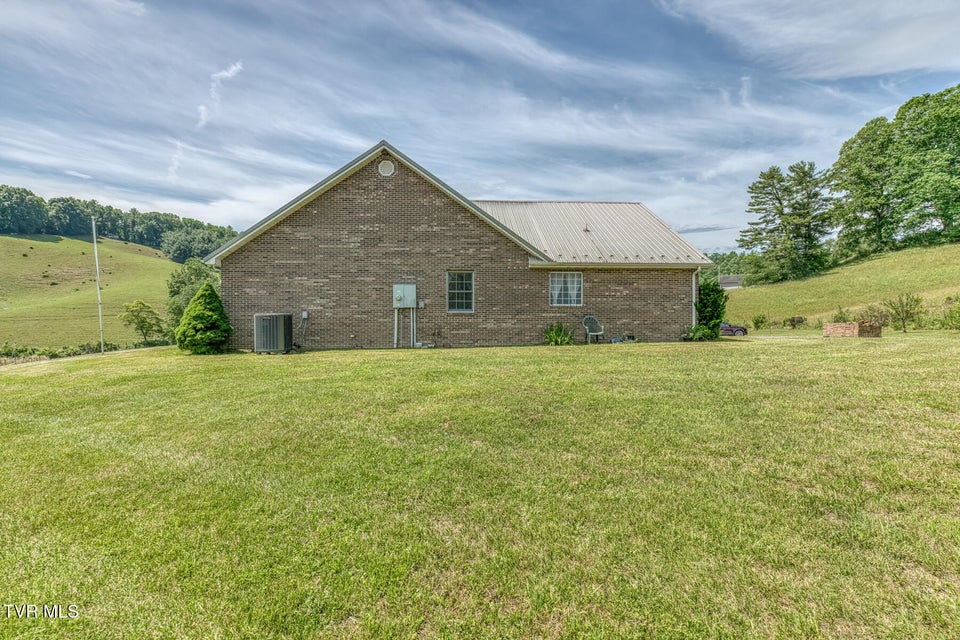 Photo #54: 1044 Waters Road