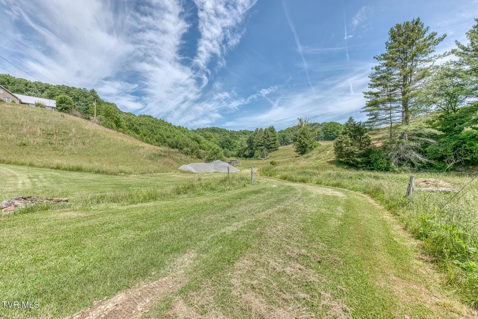 Photo #58: 1044 Waters Road
