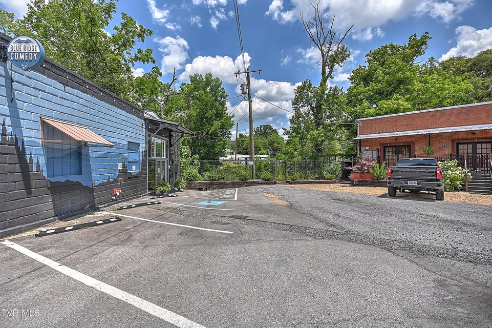 Photo #16: 560 English Street