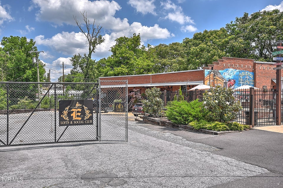 Photo #17: 560 English Street