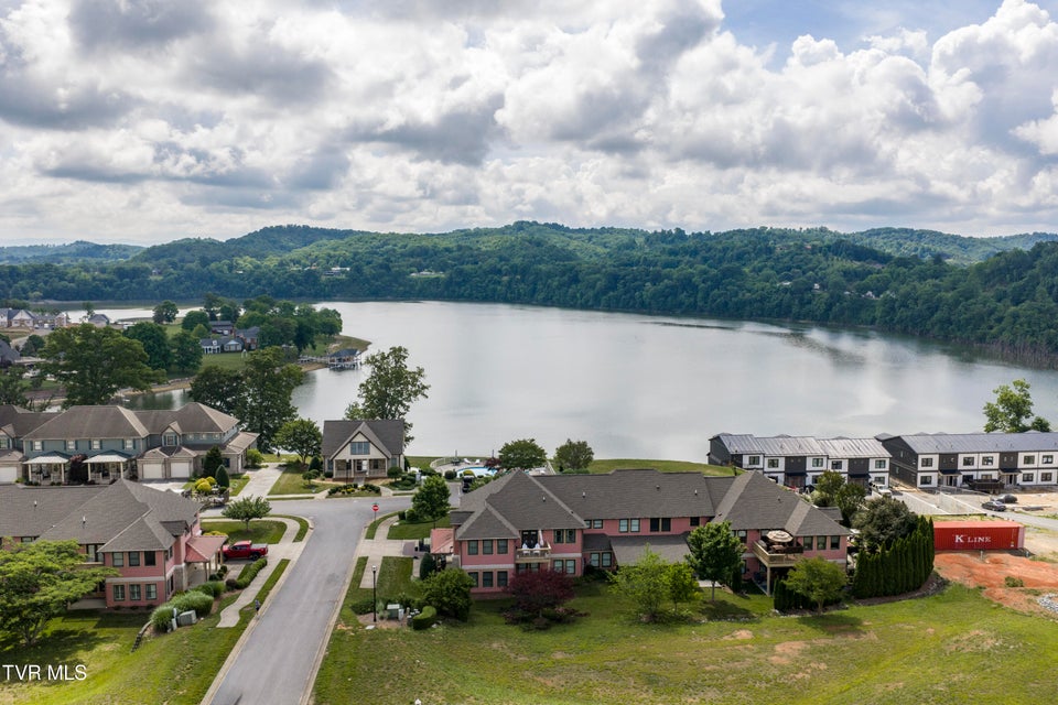 Photo #44: 15 Palisades Pointe 