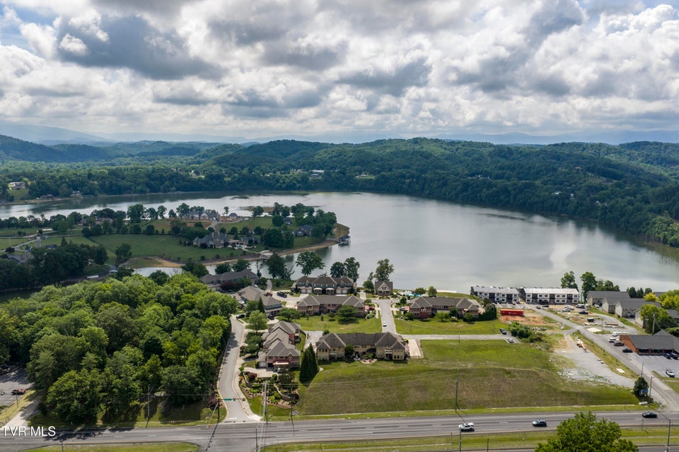 Photo #47: 15 Palisades Pointe 