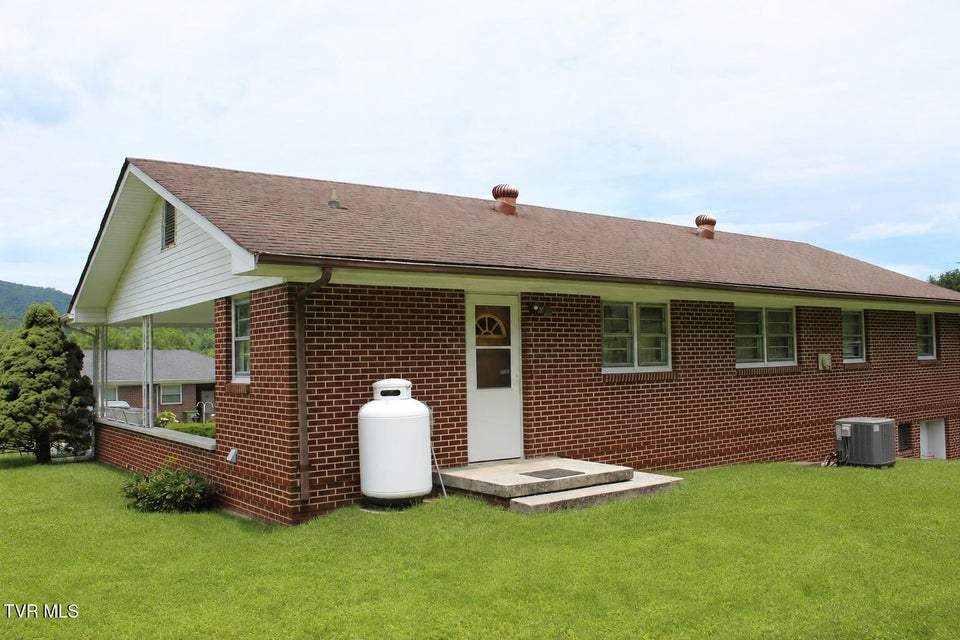 Photo #4: 151 Hospital Drive