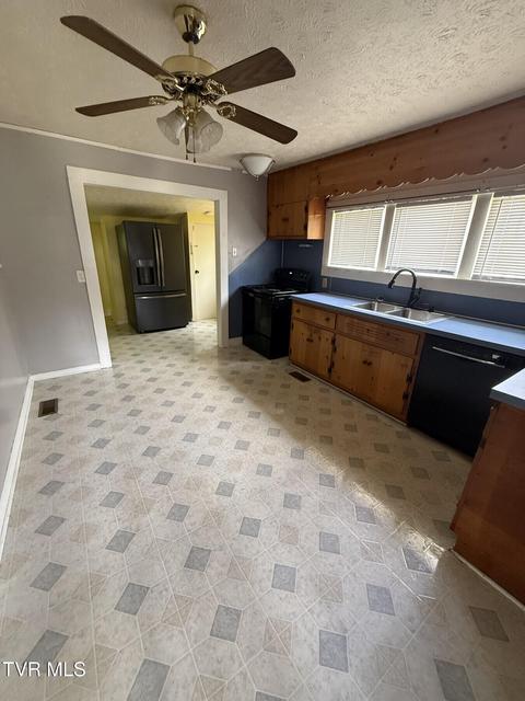 Photo #7: 2145 Stadium Drive
