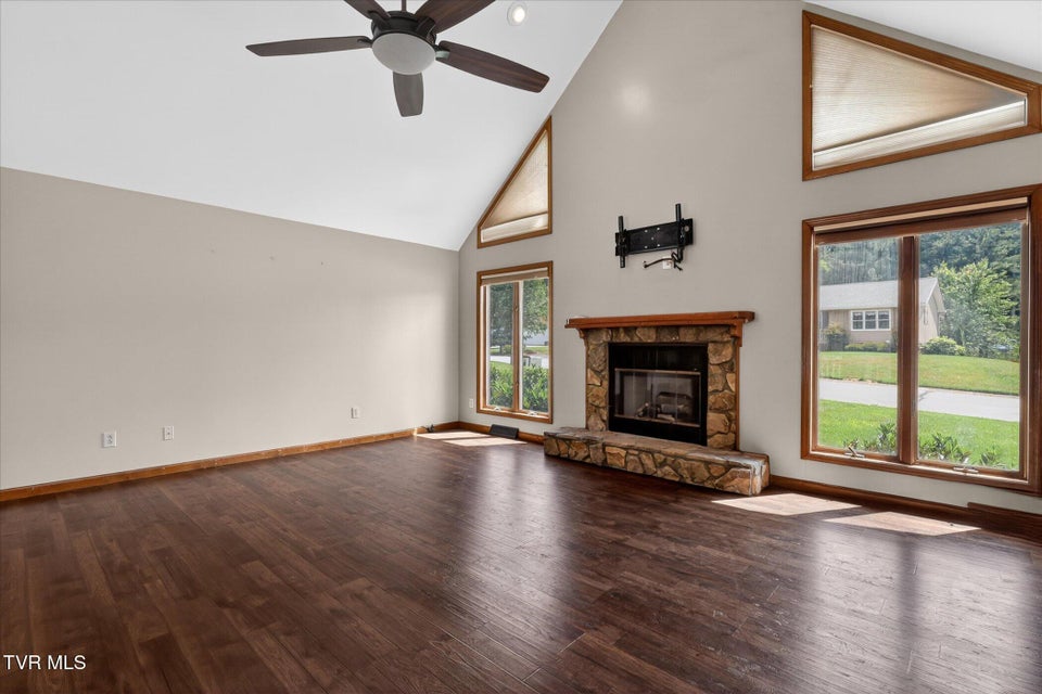 Photo #7: 1203 Fredericksburg Drive