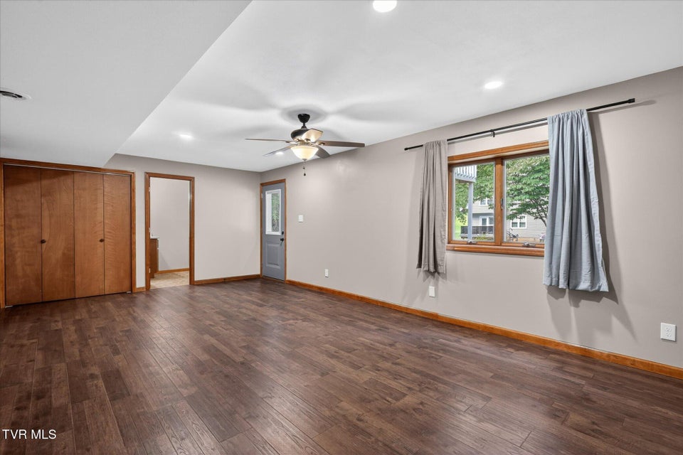 Photo #4: 1203 Fredericksburg Drive