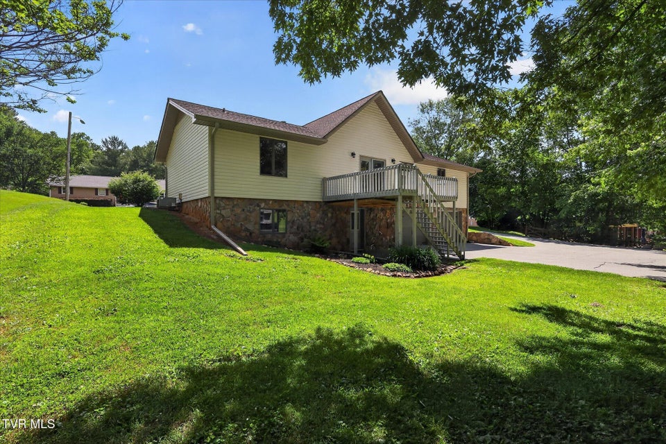 Photo #5: 1203 Fredericksburg Drive