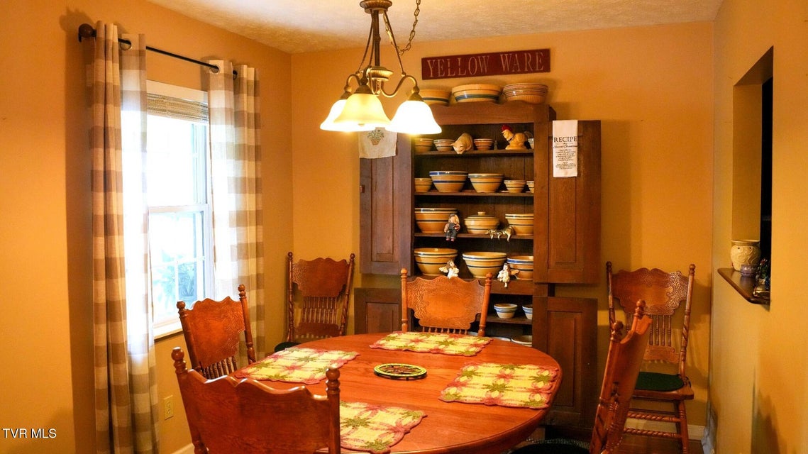 Photo #3: 510 Colonial Road