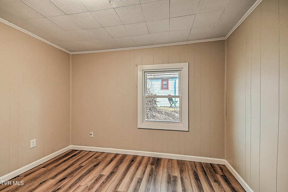 Photo #20: 918 Cedar Avenue