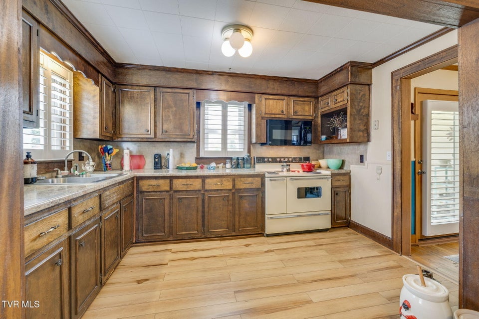 Photo #13: 1826 Kenwood Road