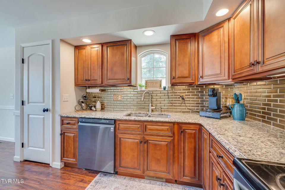 Photo #13: 2100 Longreen Road