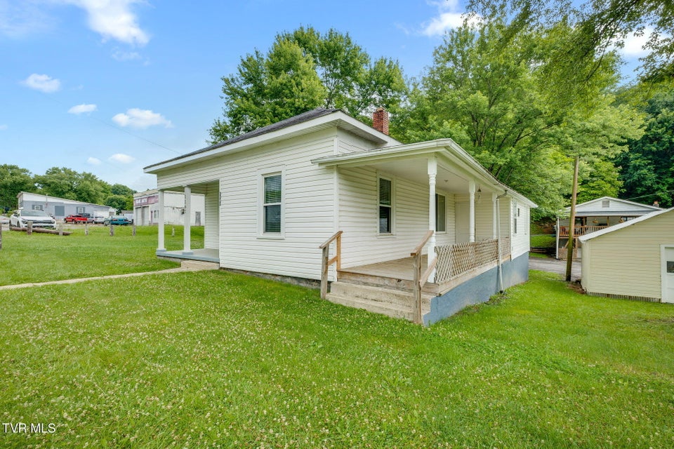 Photo #3: 1167 Bloomingdale Pike