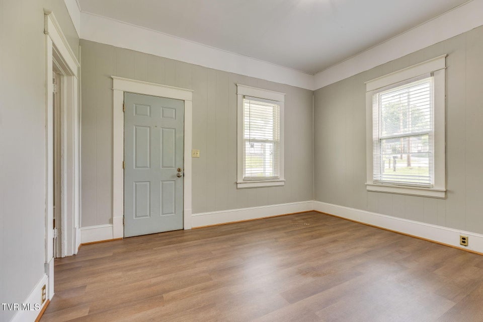 Photo #5: 1167 Bloomingdale Pike