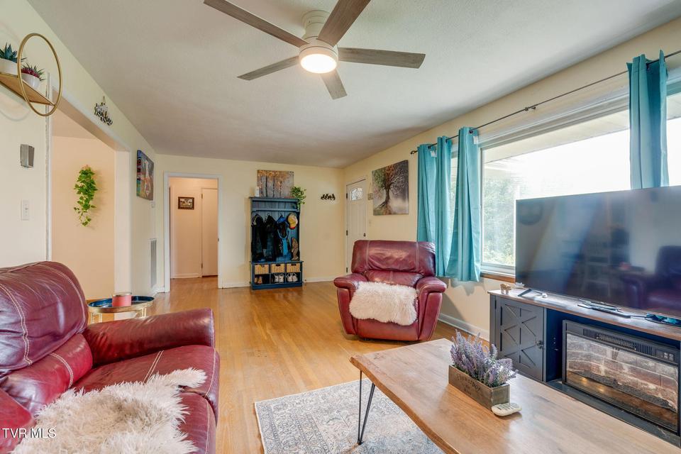 Photo #6: 1704 Acorn Court