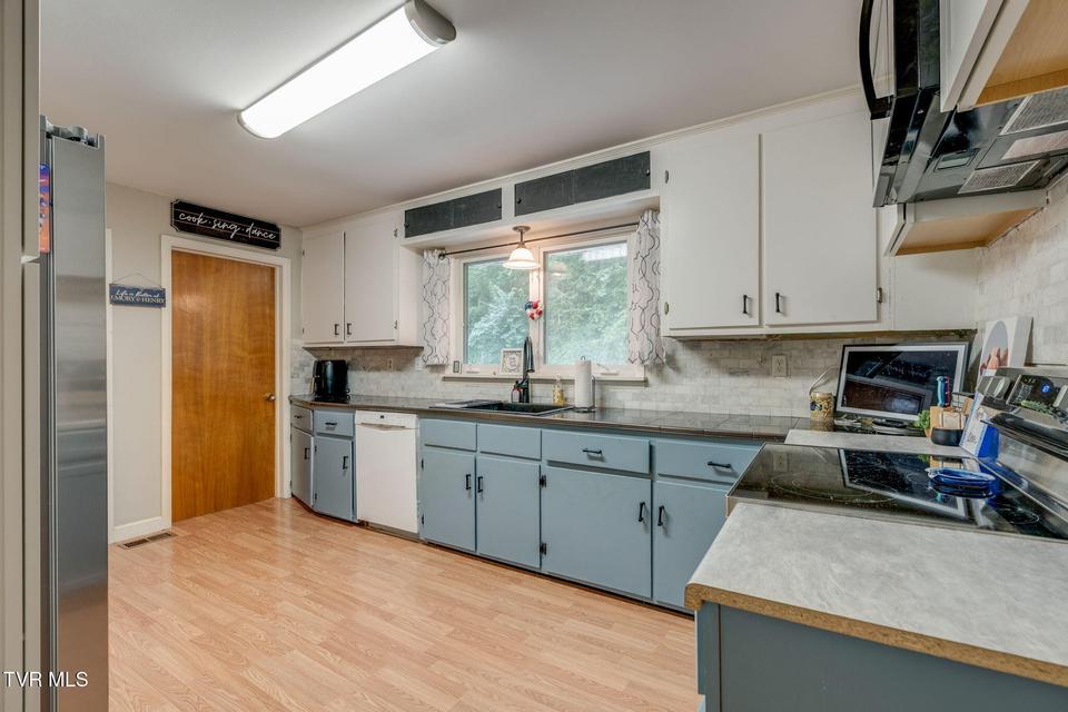 Photo #9: 1704 Acorn Court