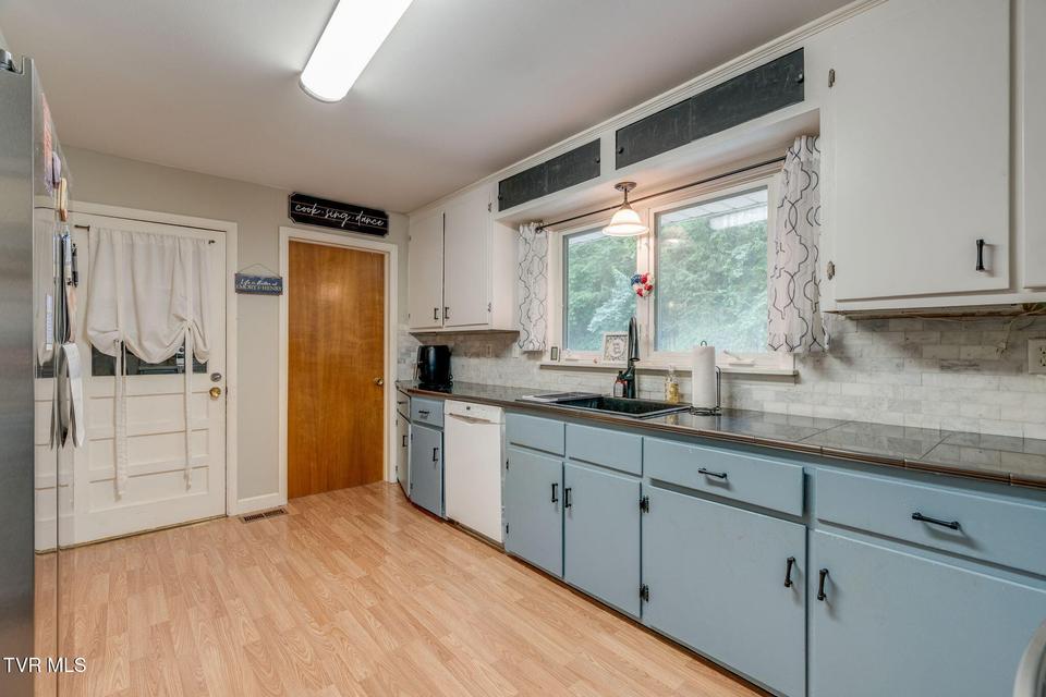 Photo #10: 1704 Acorn Court
