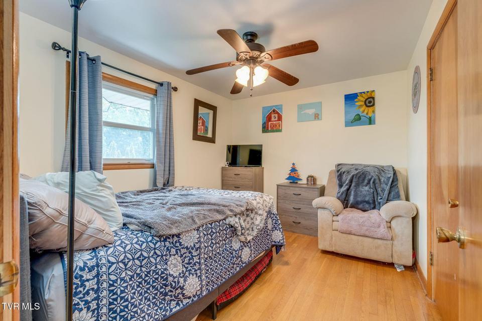 Photo #17: 1704 Acorn Court