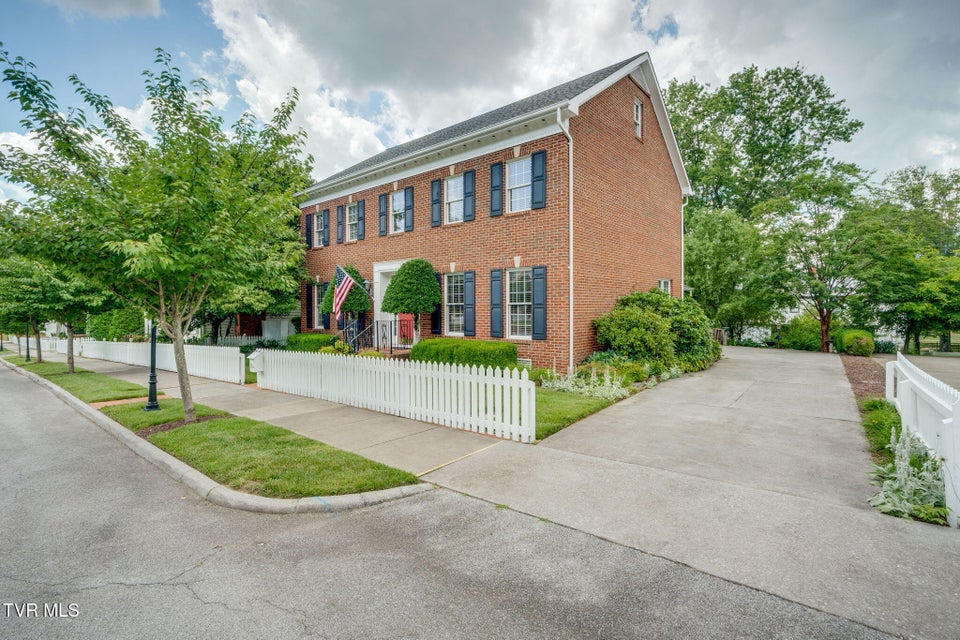 Photo #3: 24 Pendleton Place